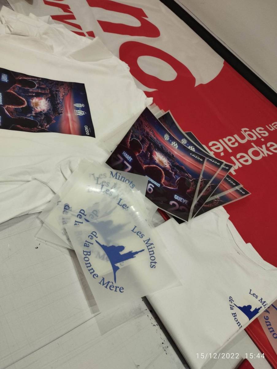préparation des tee shirt à personnalisés