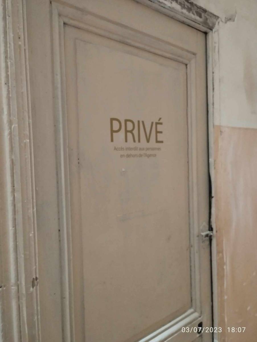 adhésif or brillant pour accès privé